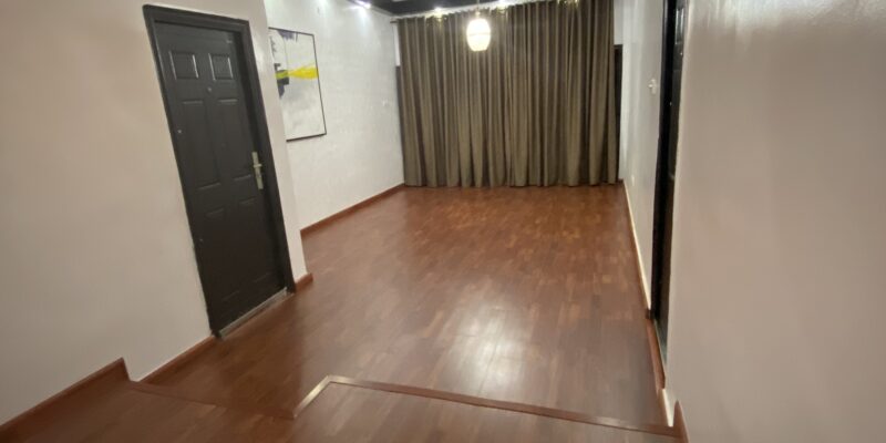 Waterproof wooden laminate floor